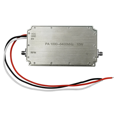 Dwukierunkowy szerokopasmowy wzmacniacz mocy 10W 500-7300MHz 1000-6400MHz do systemu zagłuszania dronów